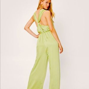 NWT🌻 NastyGal Wide Leg Green Jumpsuit 🌱 Size 6
